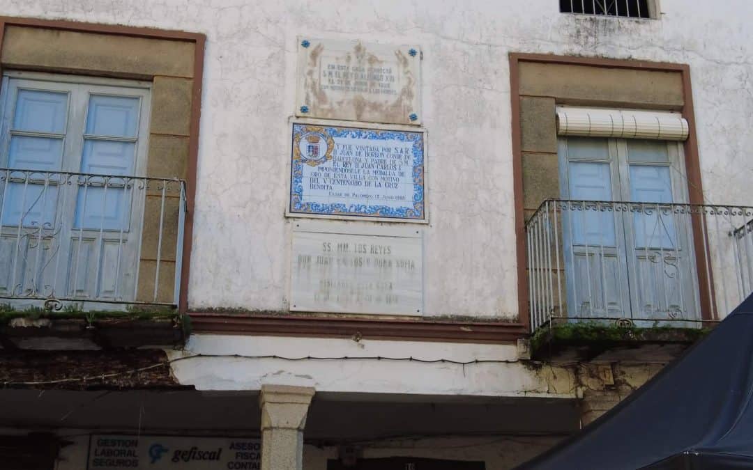Casa de Acacio Terrón dónde se hospedó Alfonso XIII y Plaza de Casar de Palomero