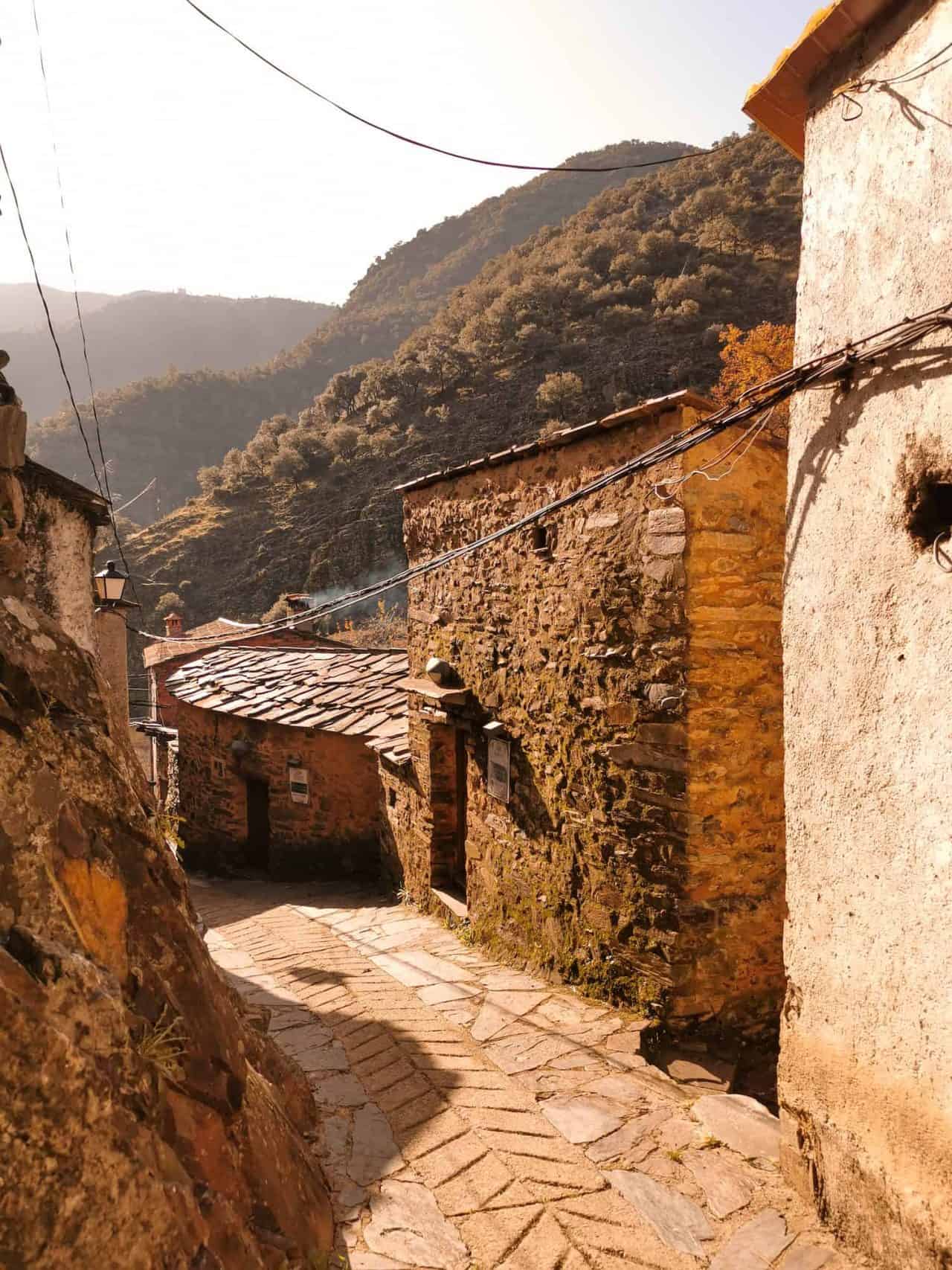 Ruta Salto De La Meancera Y Volc n De El Gasco Descubre Las Hurdes ruta-salto-de-la-meancera-y-volc-n-de-el-gasco-descubre-las-hurdes