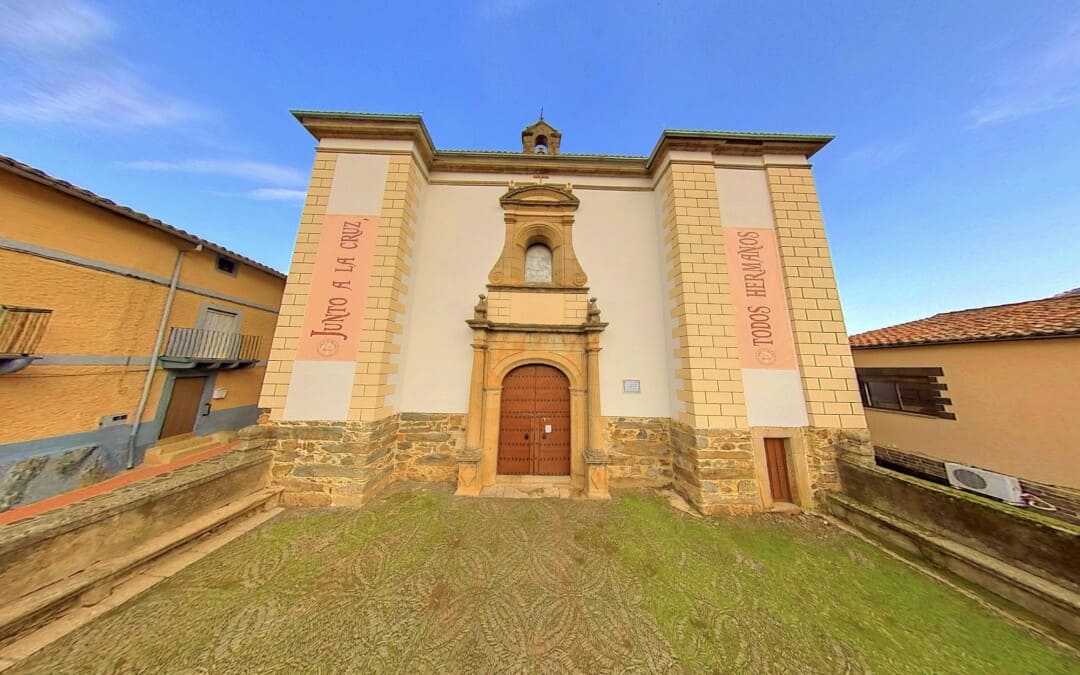 Iglesia de la Cruz Bendita, en Casar de Palomero